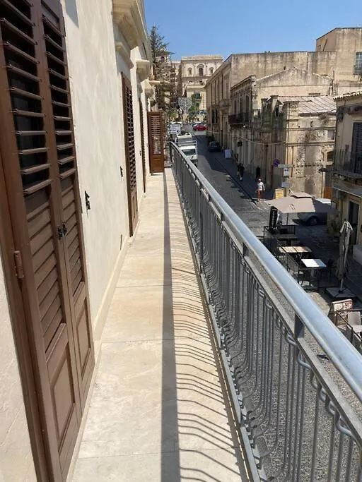 דירות Noto Centro Storico With Exclusive Terrace 0*,
